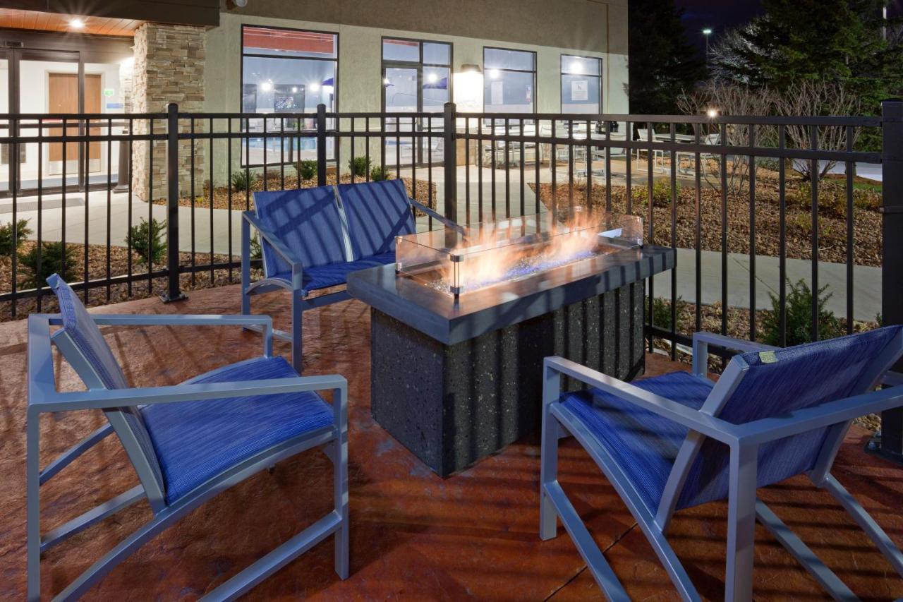 Holiday Inn Express Hotel & Suites Minneapolis-Golden Valley By Ihg Saint Louis Park Exteriör bild